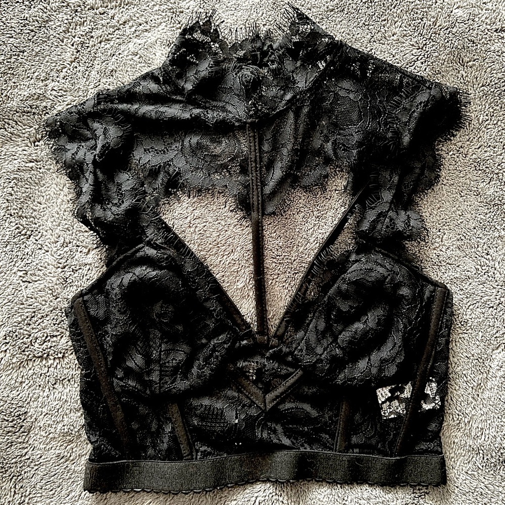 Windsor black lace too